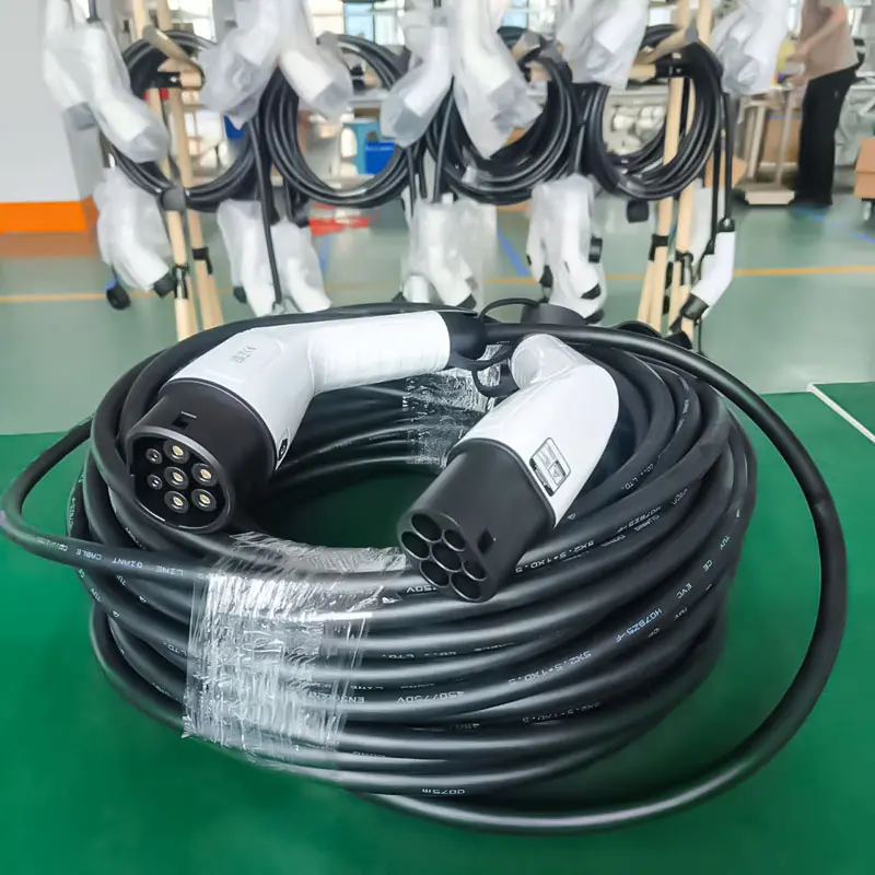 Customized car charging gun 40m European standard male to European standard female.jpg